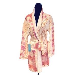 Marrakesh Pink Short‎ Robe With Embellishments